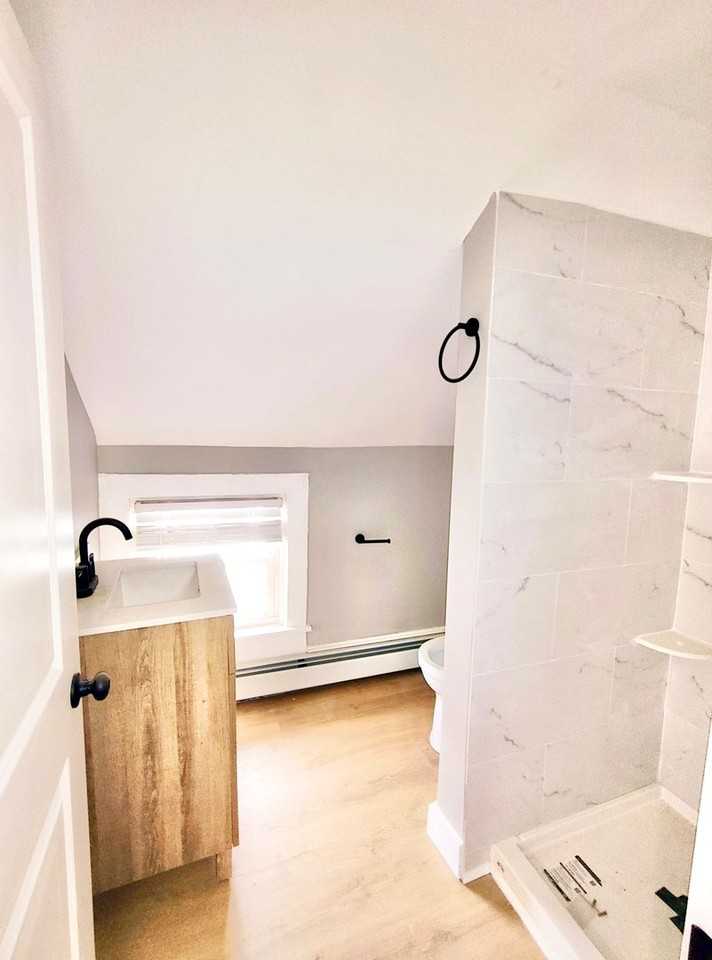107 Sterry St - Photo 3 of 10