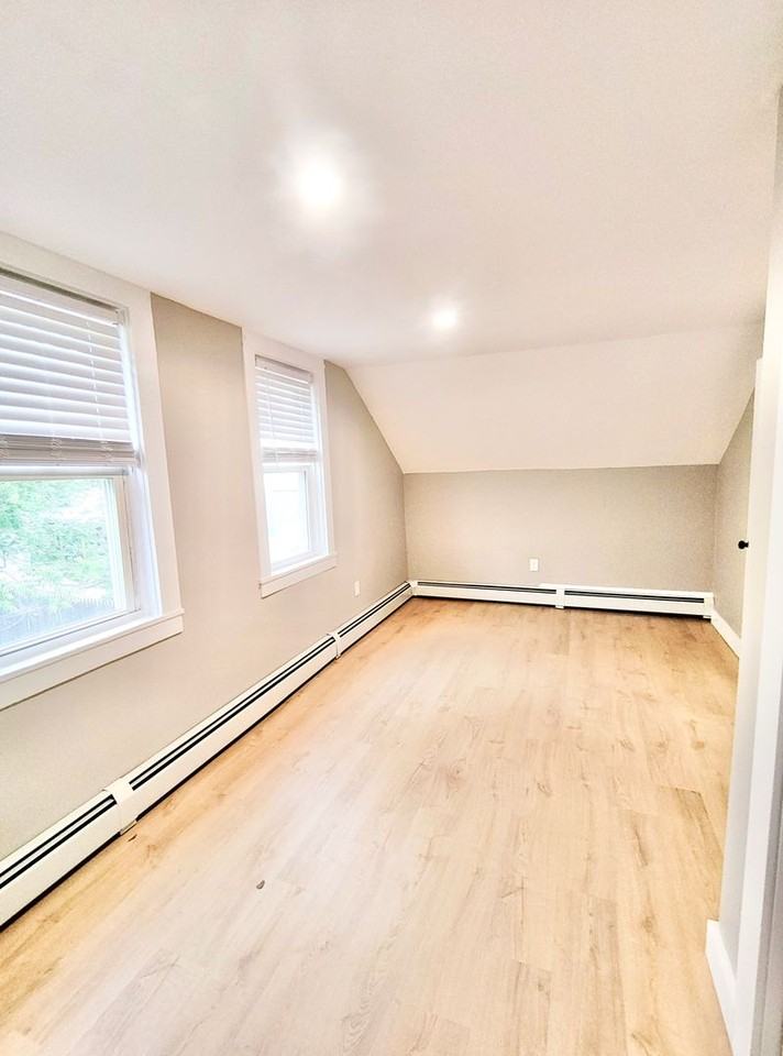107 Sterry St - Photo 5 of 10