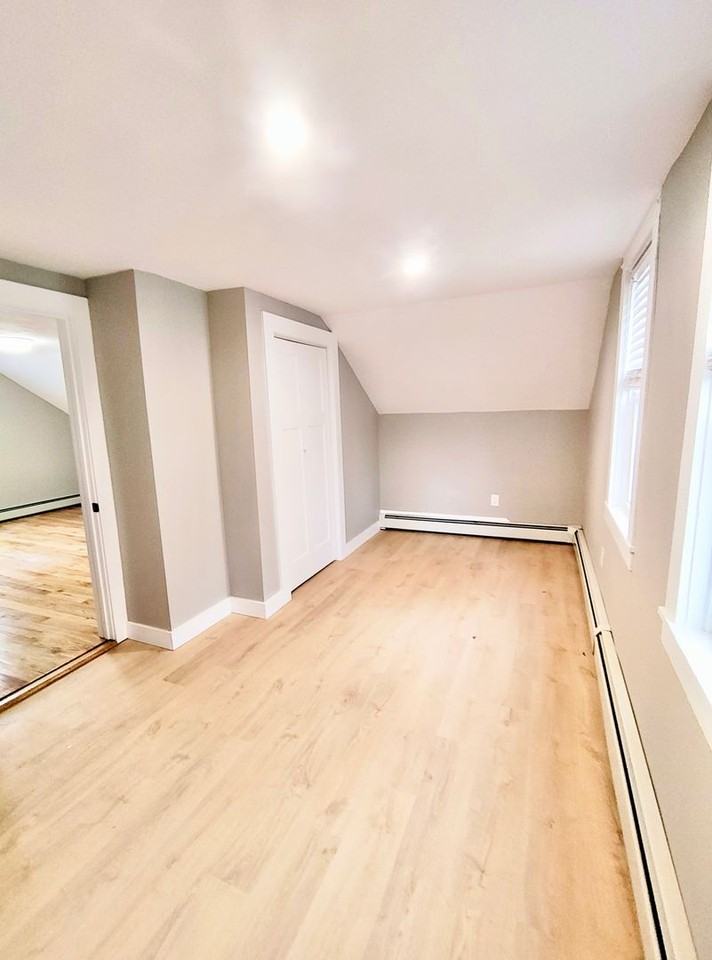 107 Sterry St - Photo 6 of 10