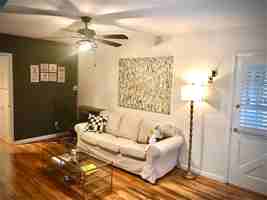 featured image of 12423 Chandler Blvd