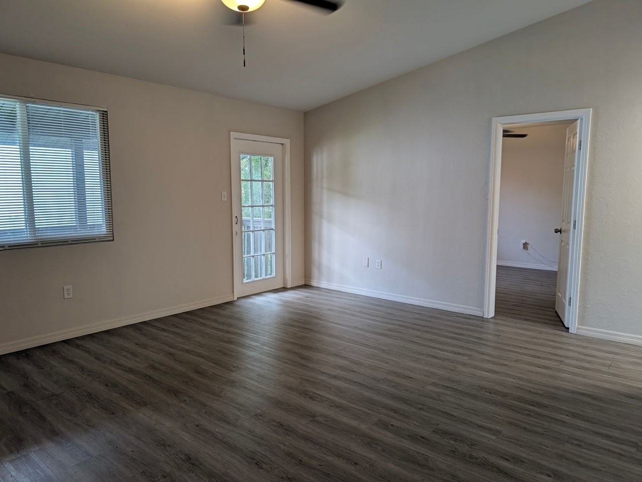 3754 Lora St - Photo 2 of 14