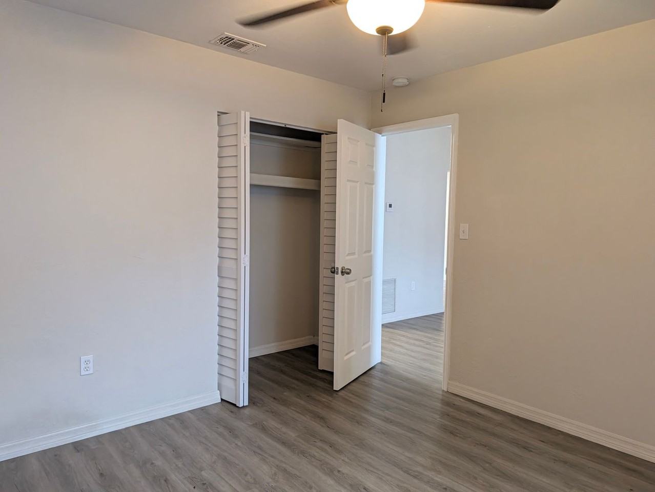 3754 Lora St - Photo 7 of 14