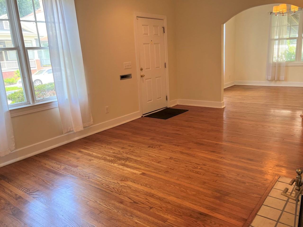 308 E 40th St - Photo 6 of 29