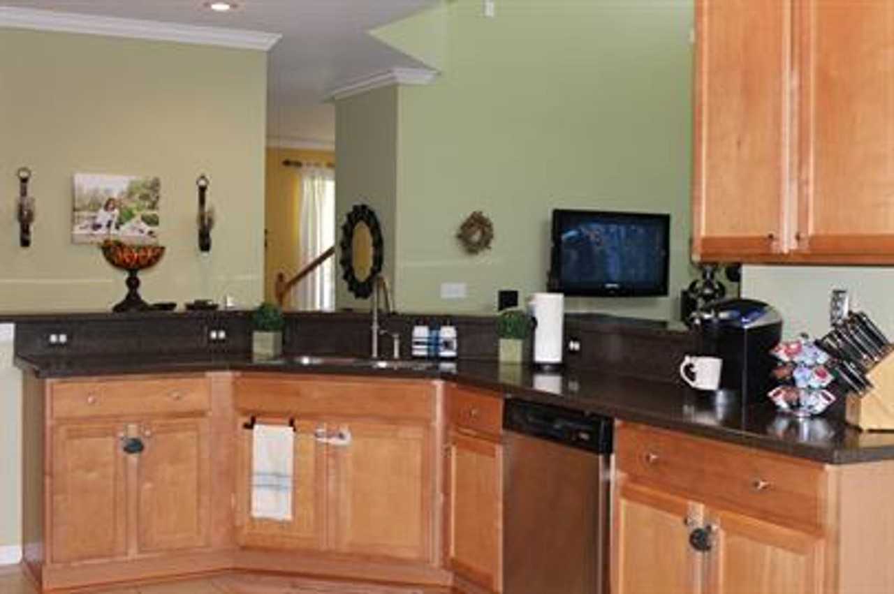 10 Blythe Island Ct - Photo 6 of 23