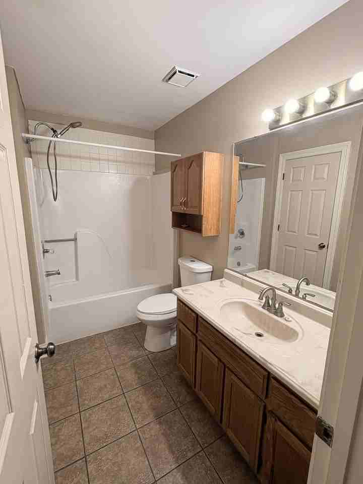2634 Bay Pointe Cir W - Photo 7 of 16