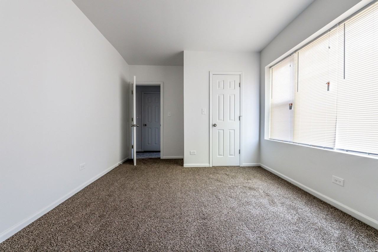 7034 S Claremont - Photo 4 of 27