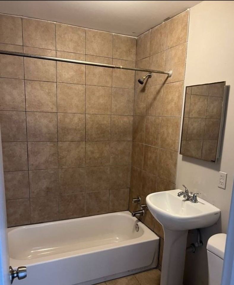 4211 E Linwood Blvd - Photo 5 of 5