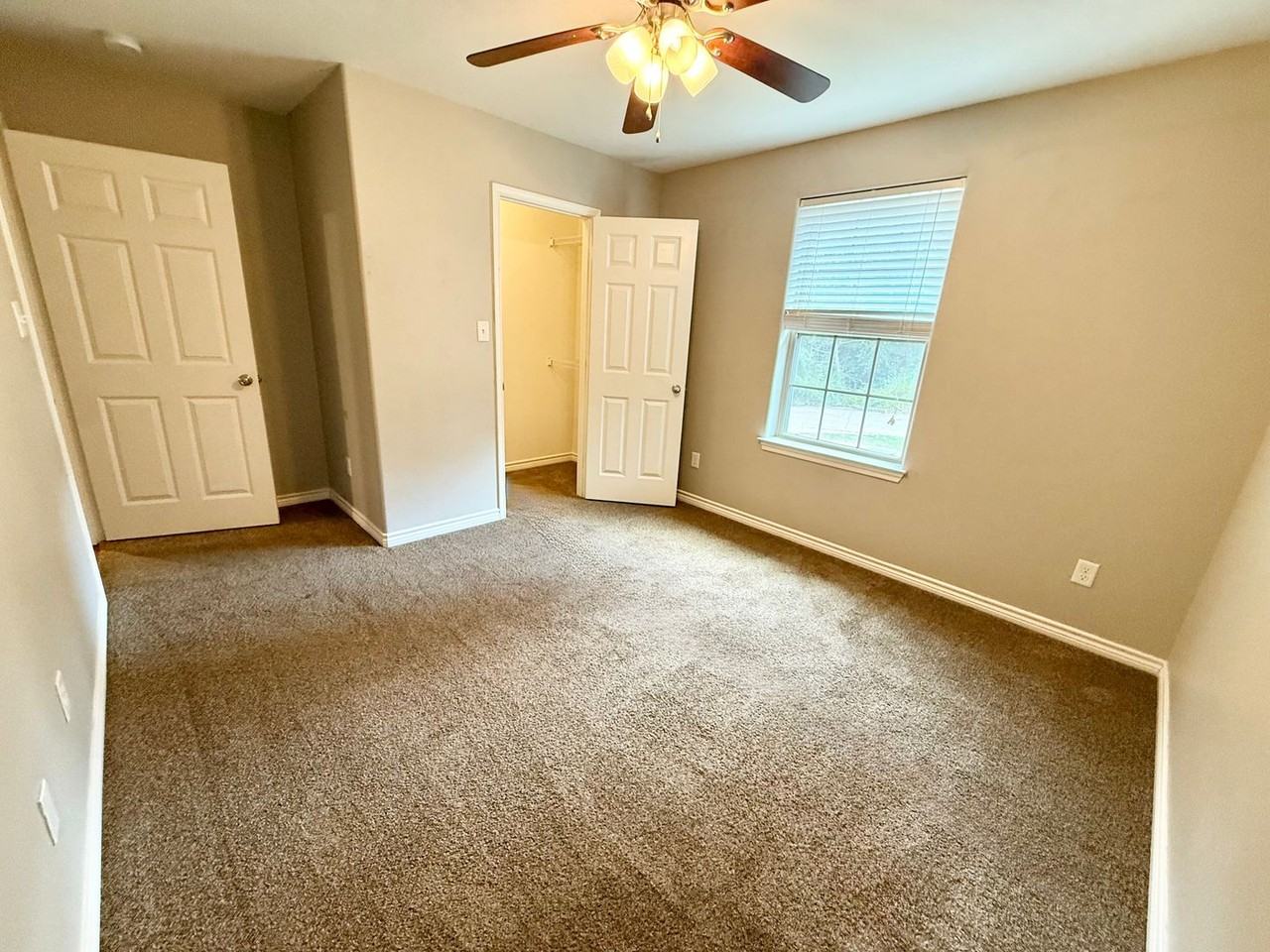 3988 Duchess Dr - Photo 6 of 18