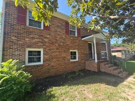 featured image of 1211 Clifton Dr