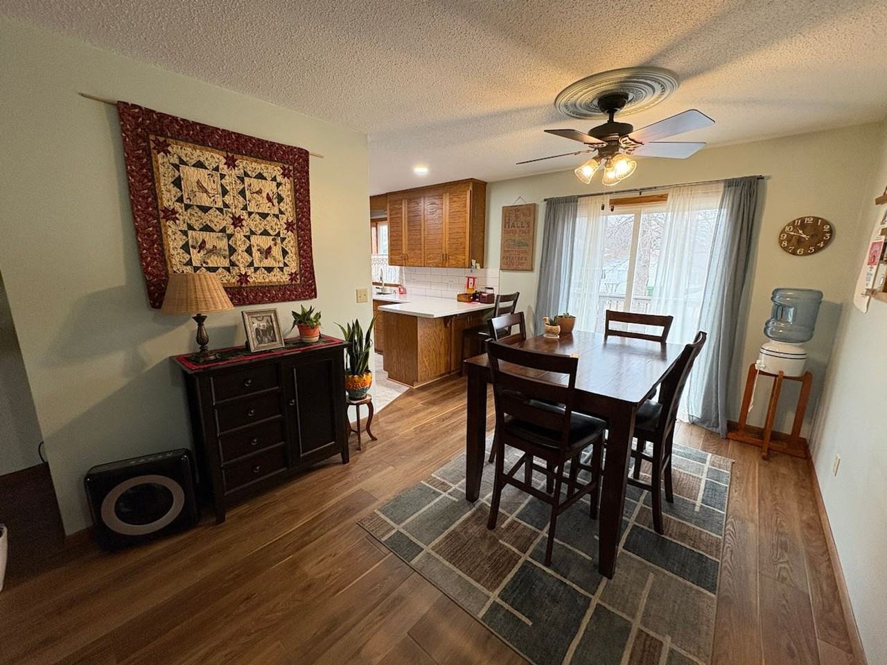 206 17th St Ne - Photo 4 of 33