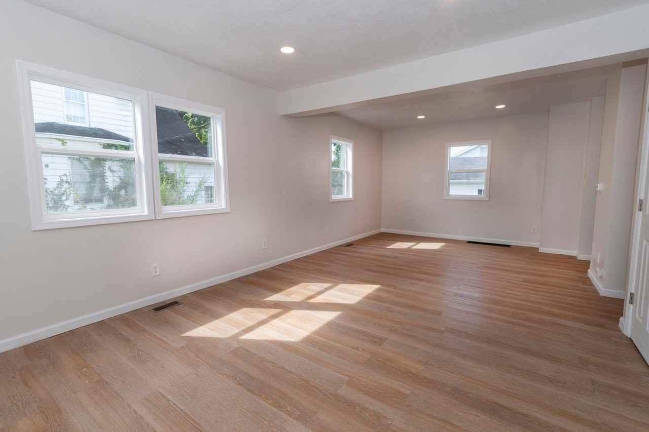 111 Campbell St - Photo 7 of 27