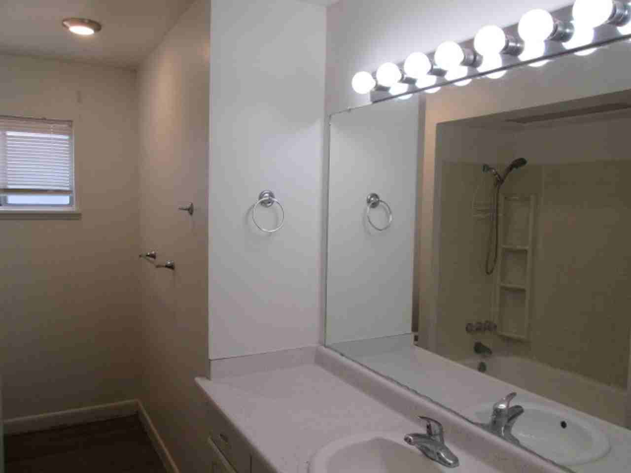 11500 Atlantic City Ave Ne - Photo 2 of 14