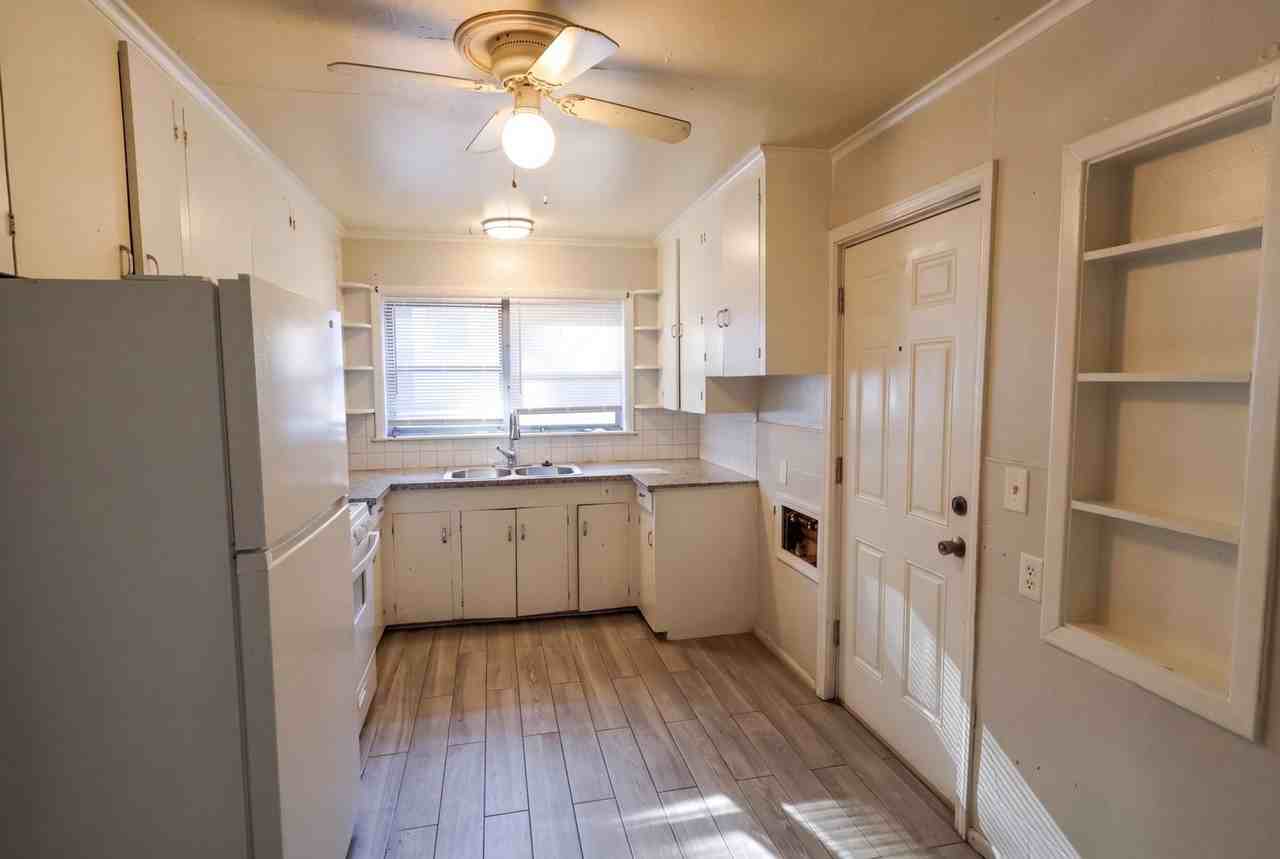 131 Lister St - Photo 5 of 12