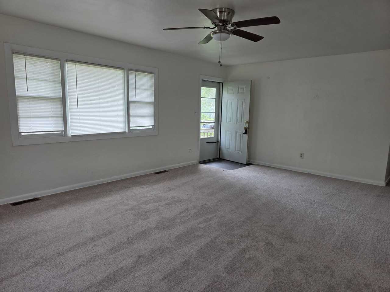 9 Ambrose Ln - Photo 2 of 9