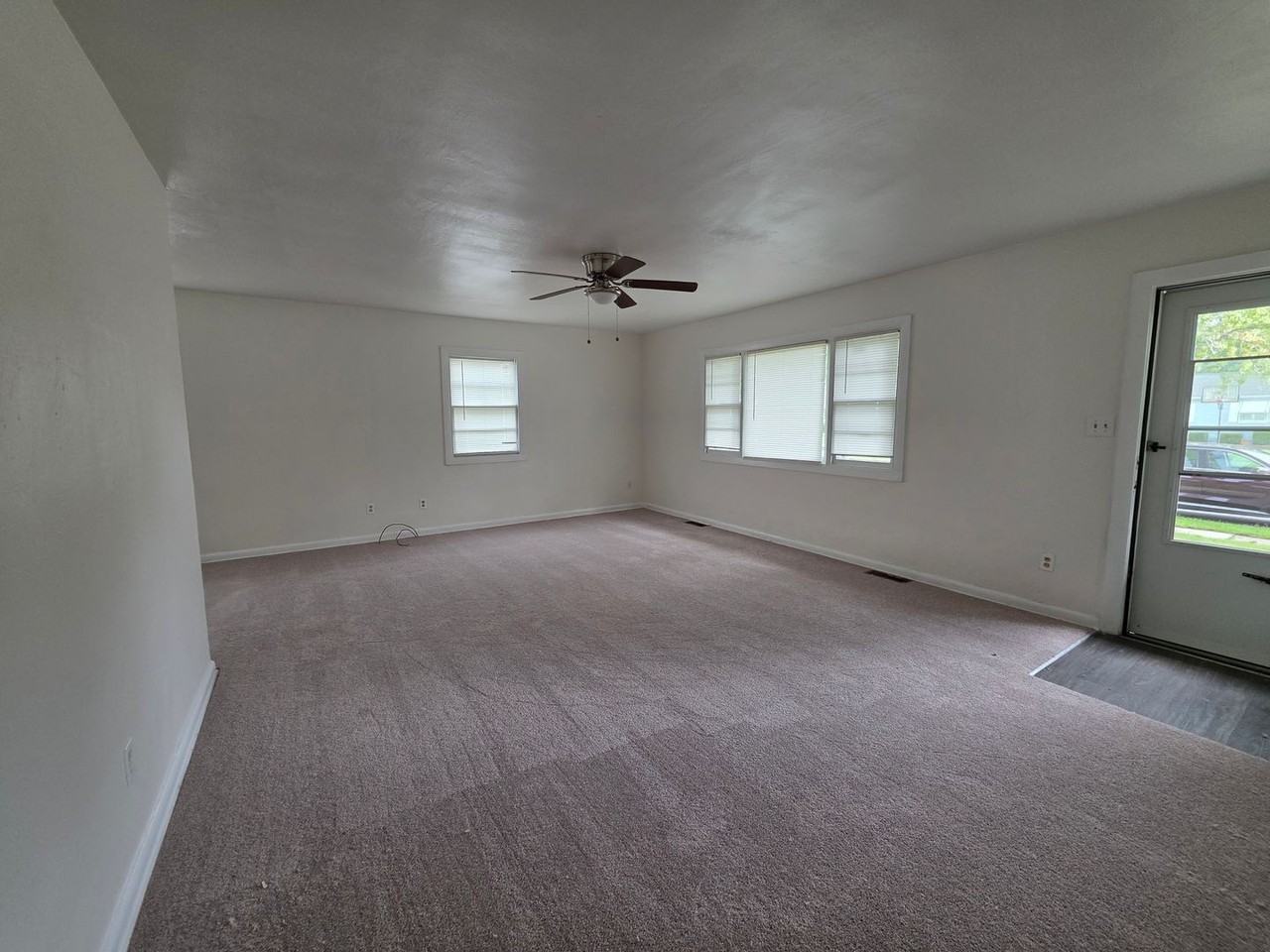 9 Ambrose Ln - Photo 3 of 9