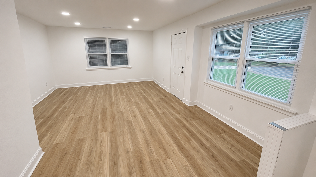 707 Oakwood - Photo 5 of 16