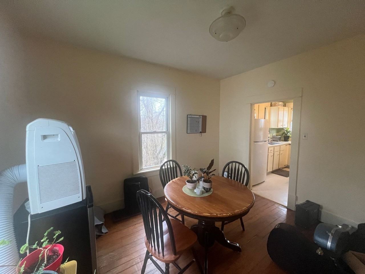 307 Raymond St - Photo 5 of 11
