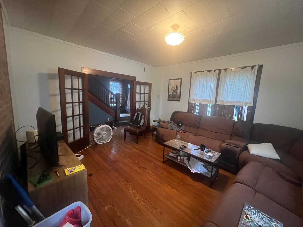 307 Raymond St - Photo 7 of 11