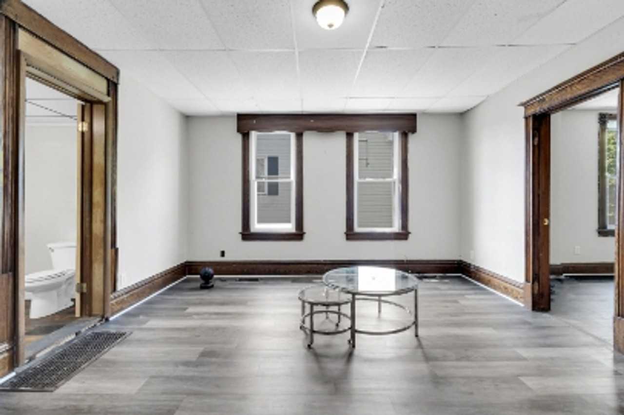 413 Forest Ave - Photo 2 of 28
