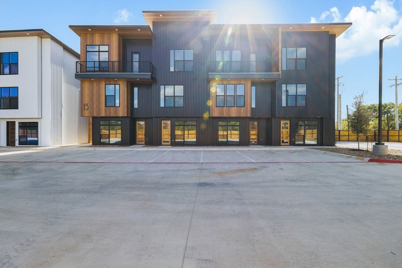 2539 E Villa Maria Rd #1104