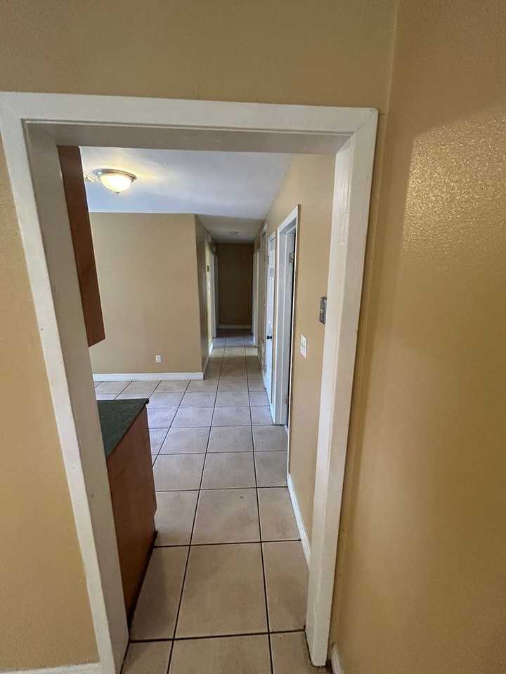 2032 Addition Ave - Photo 2 of 7