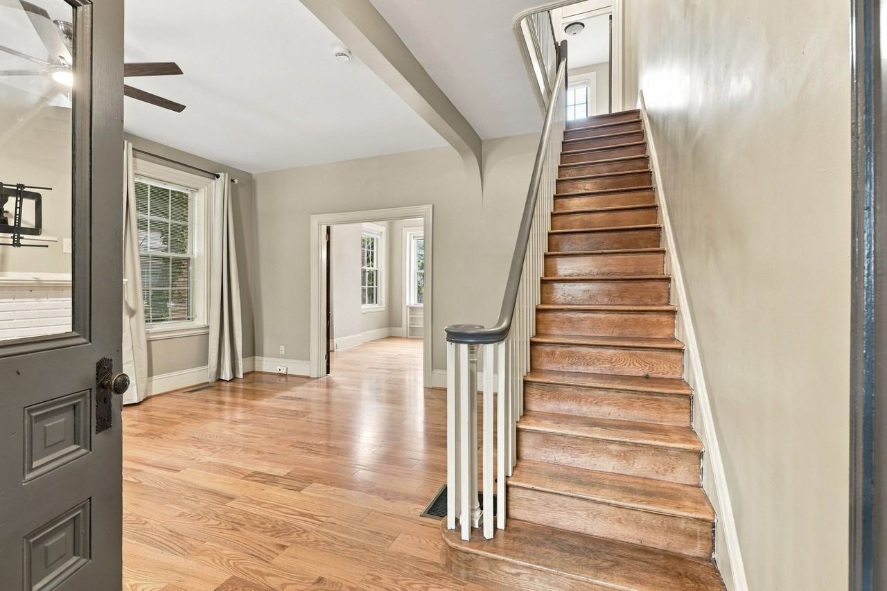 129 E Clay St - Photo 3 of 50