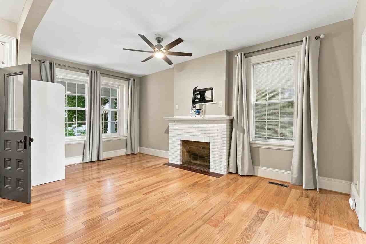129 E Clay St - Photo 6 of 50