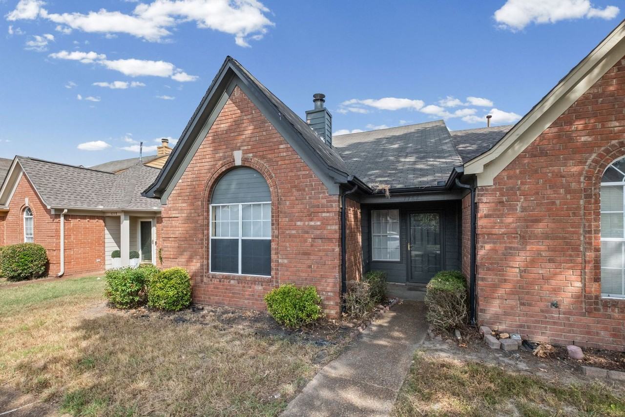 7782 Shadowland Dr - Photo 3 of 25