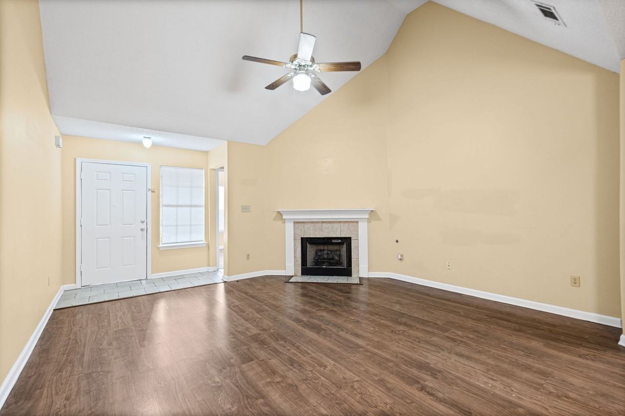 7782 Shadowland Dr - Photo 4 of 25