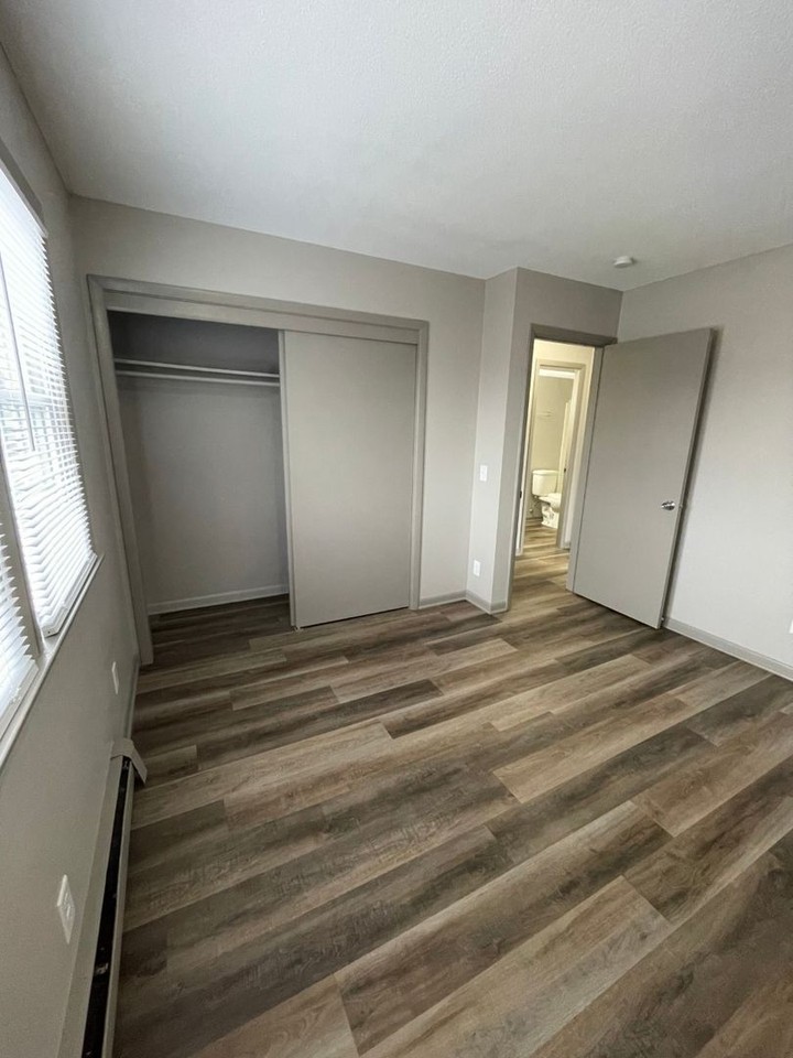 820 Lyon Street Apartments - Photo 5 of 10