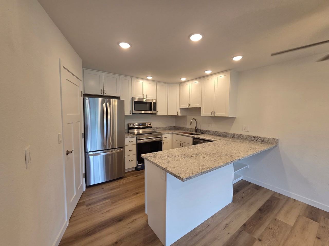 3240 Iris Ave - Photo 4 of 25