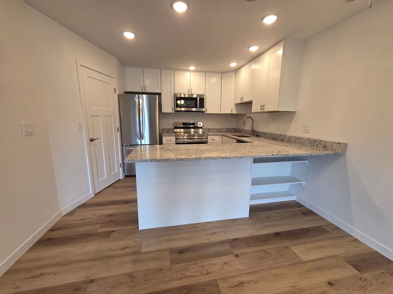 3240 Iris Ave - Photo 5 of 25