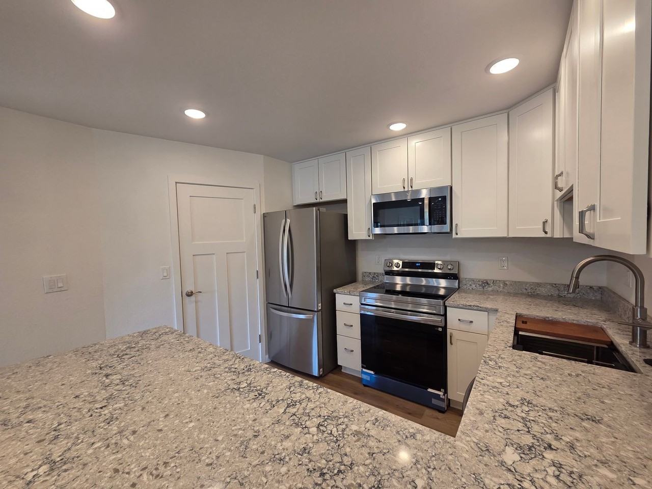 3240 Iris Ave - Photo 7 of 25