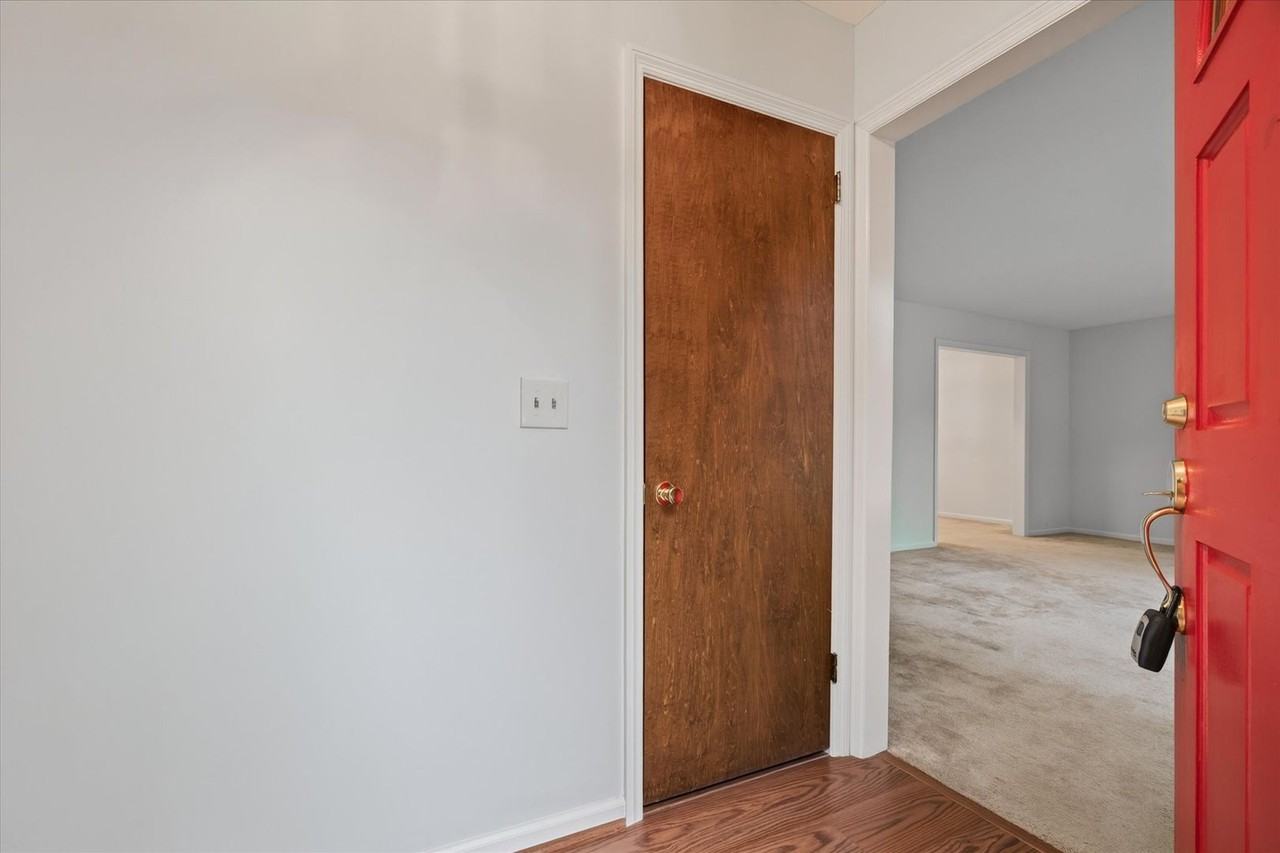 717 Goodpasture Ter - Photo 4 of 50