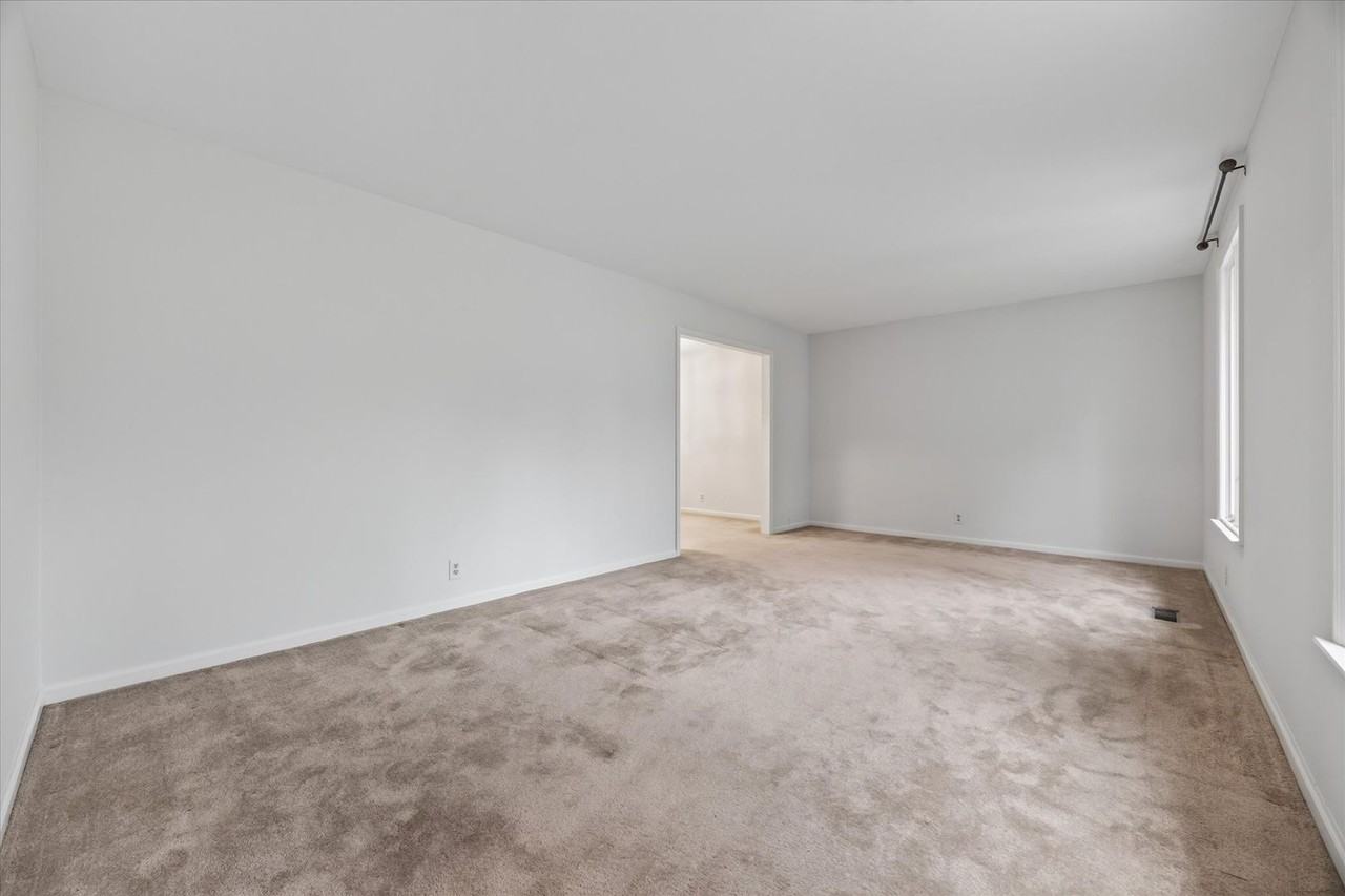717 Goodpasture Ter - Photo 5 of 50
