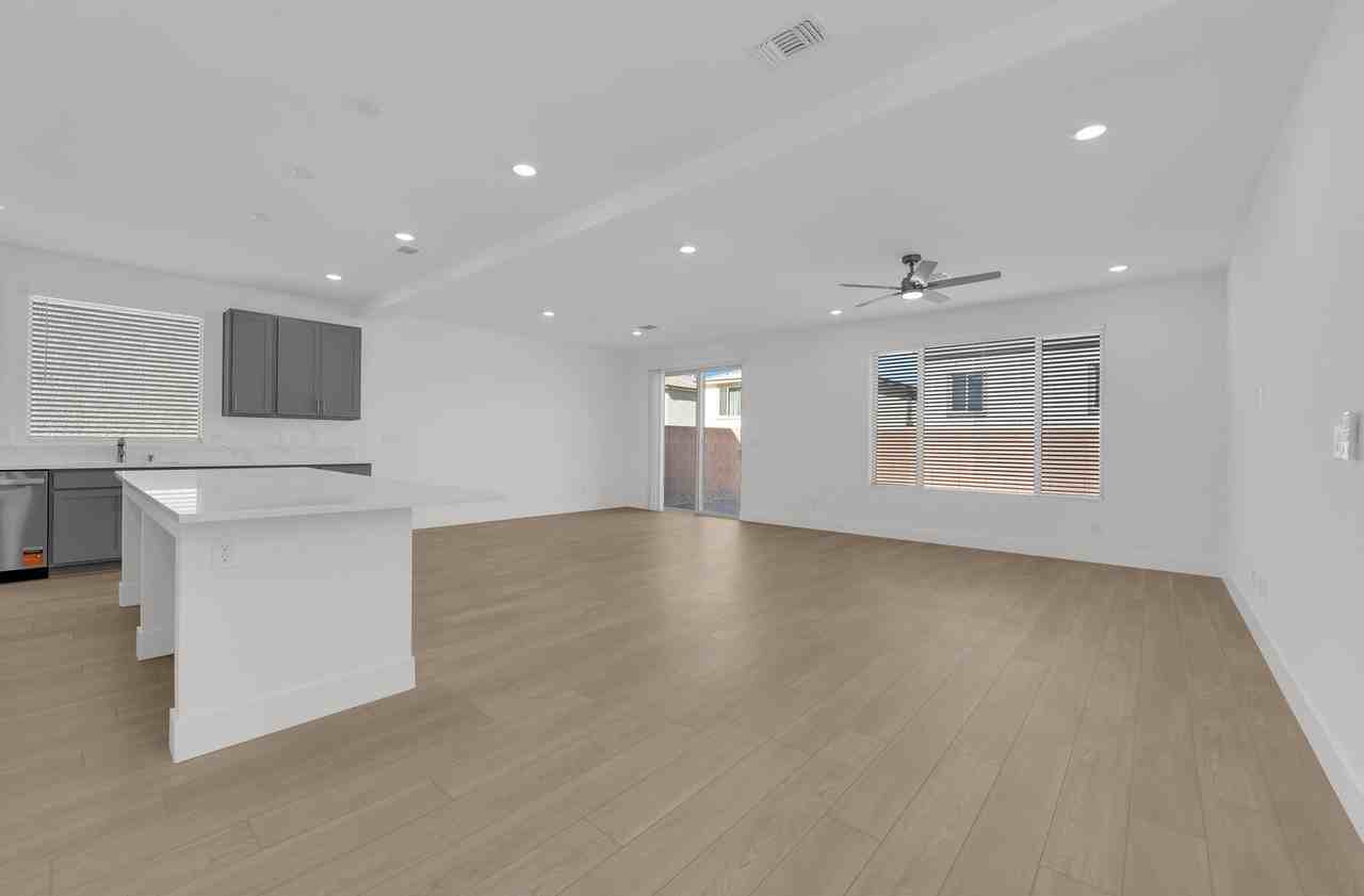 10294 Restless River St - Photo 5 of 35