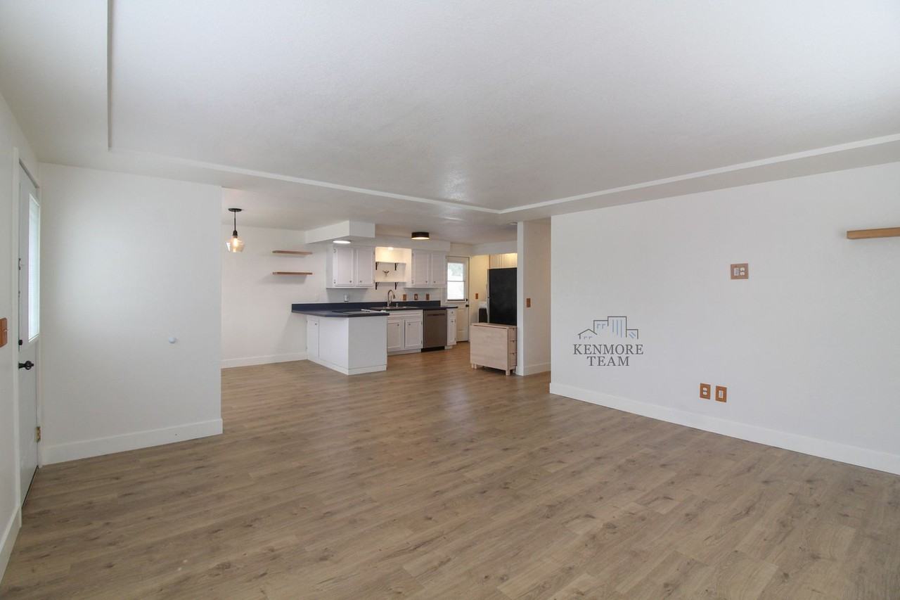 1616 Perkins Ave - Photo 2 of 20