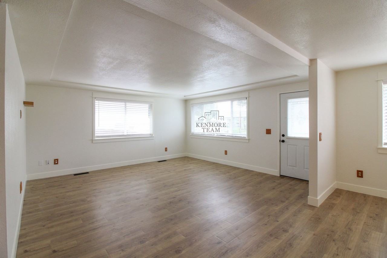 1616 Perkins Ave - Photo 4 of 20