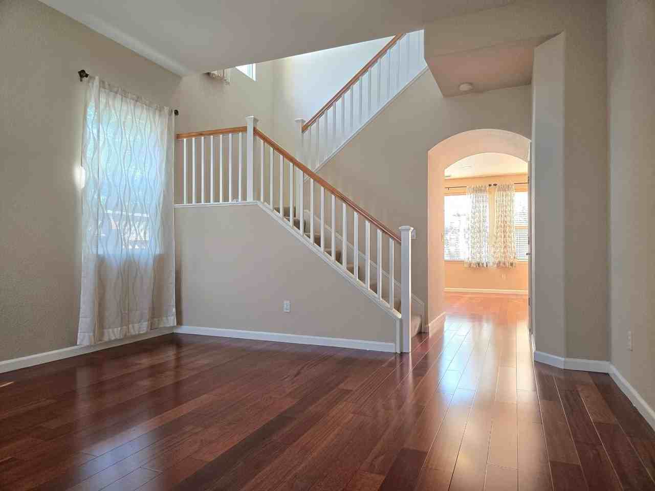 2761 Gilham Way - Photo 5 of 11