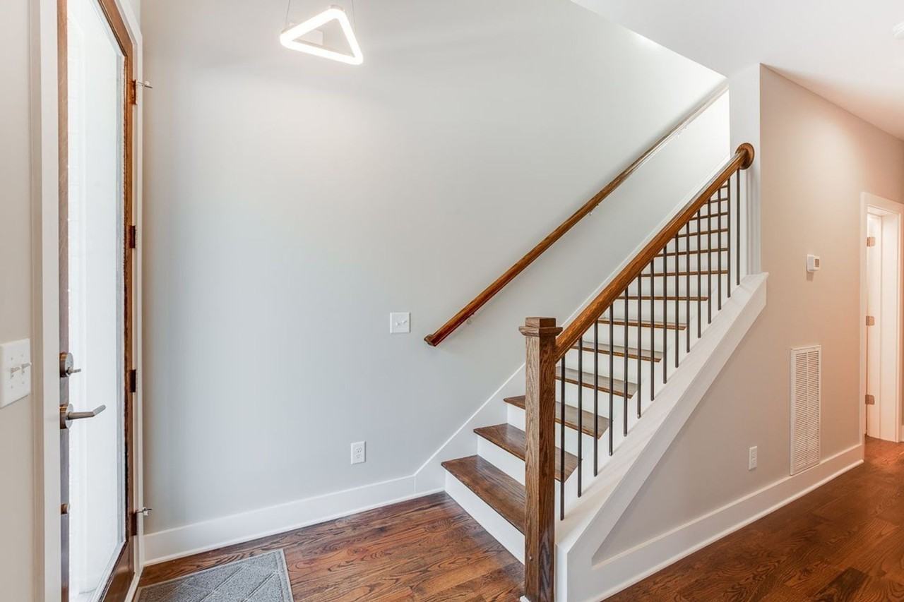 525 31st Ave N - Photo 5 of 26