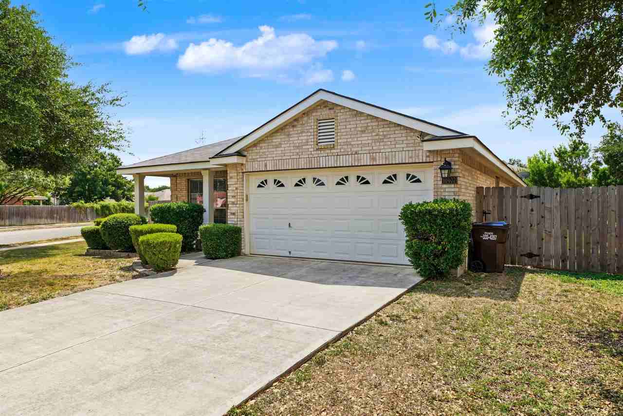 10402 Appaloosa Bay - Photo 5 of 38