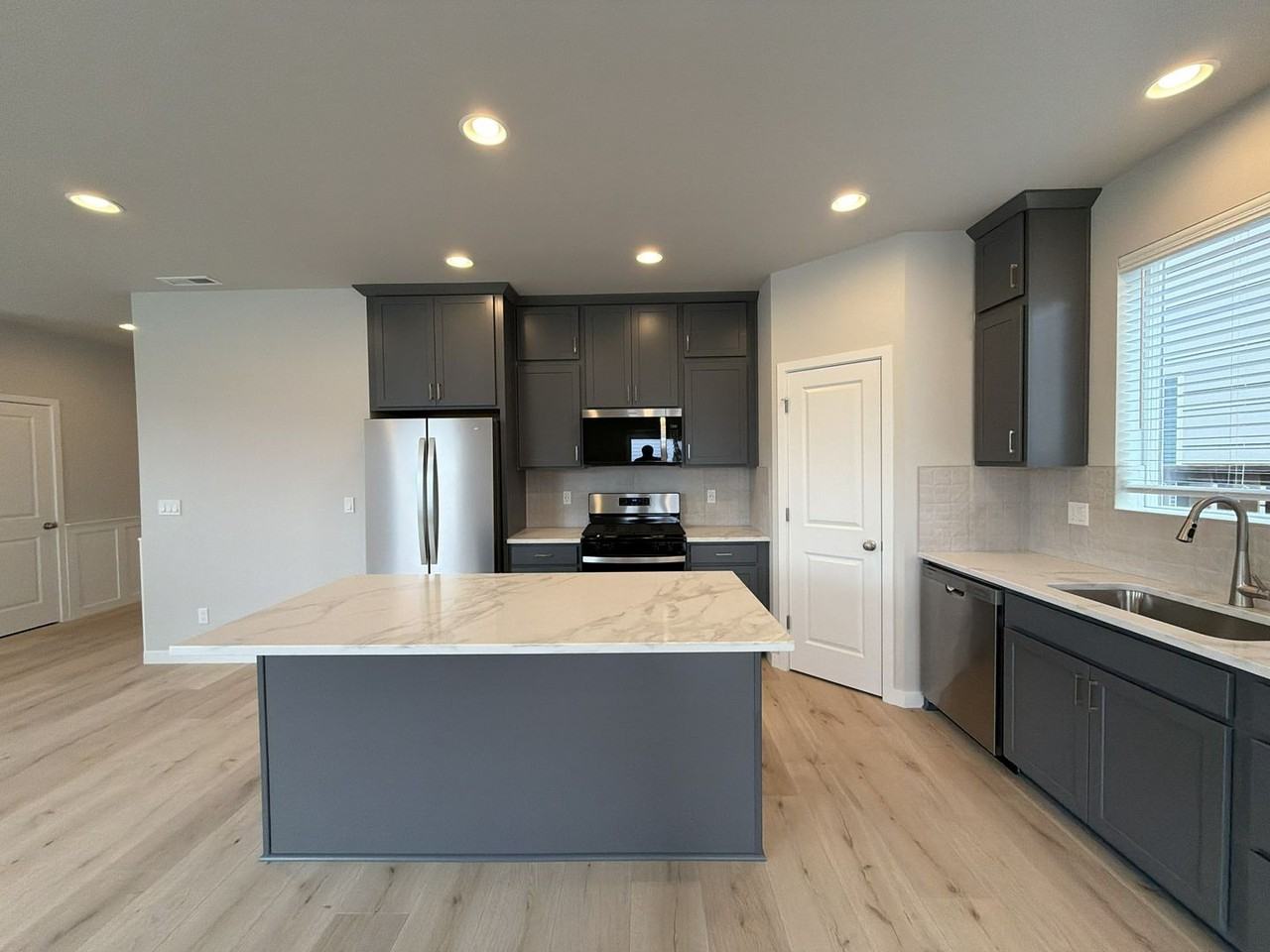 3651 Main St - Photo 6 of 48
