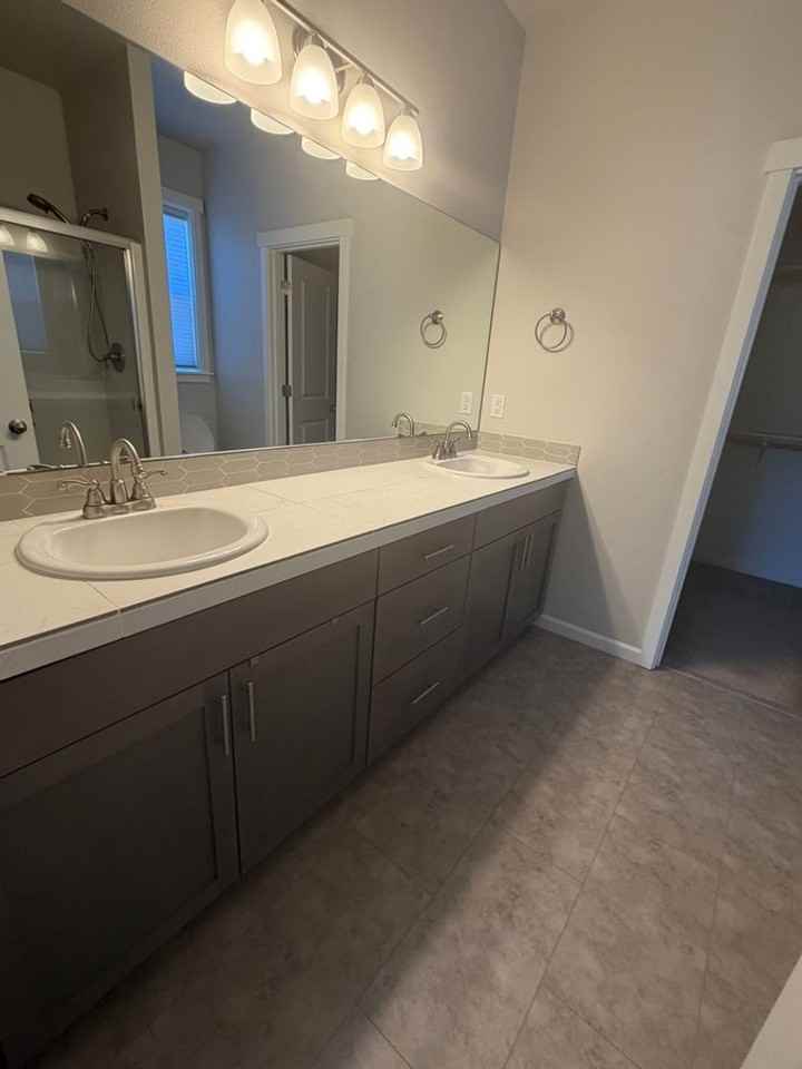 16624 Pine Creek Dr - Photo 6 of 40