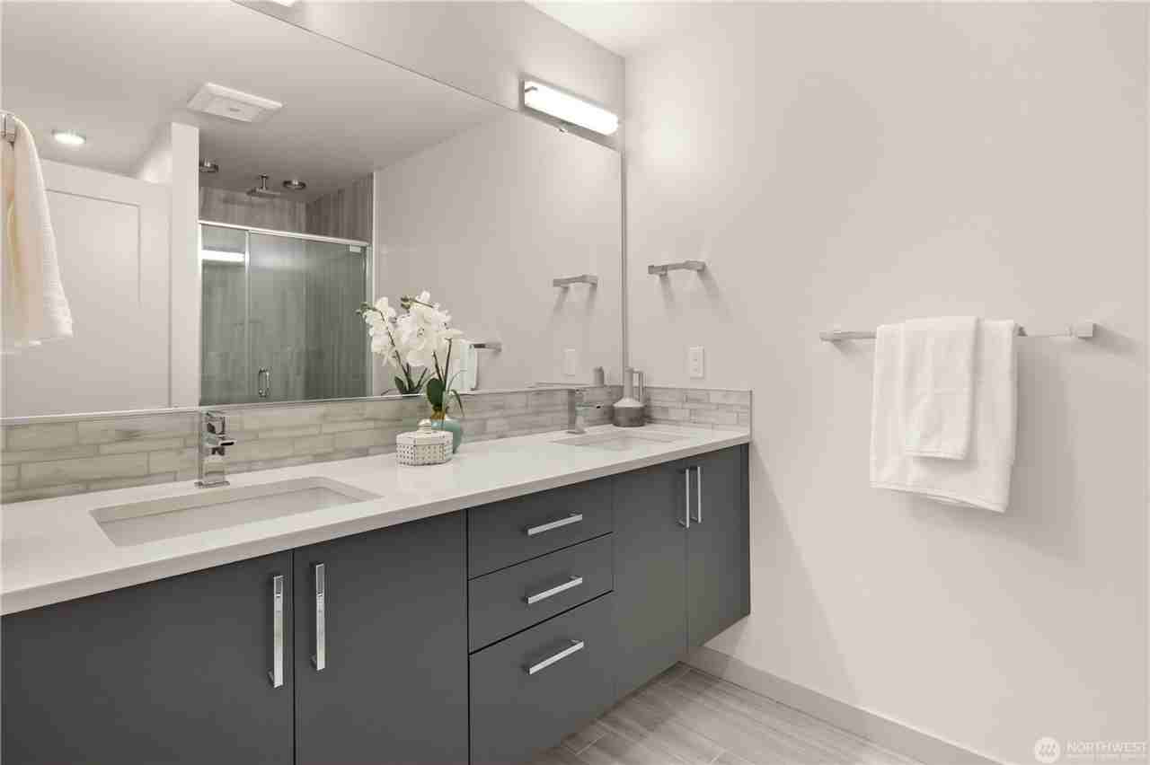 2422 Nw 60th St - Photo 6 of 29