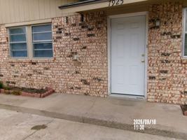 featured image of 7925 Nw Crossland Cir