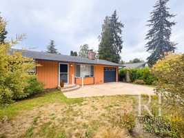 featured image of 681 Ne Cottonwood Dr