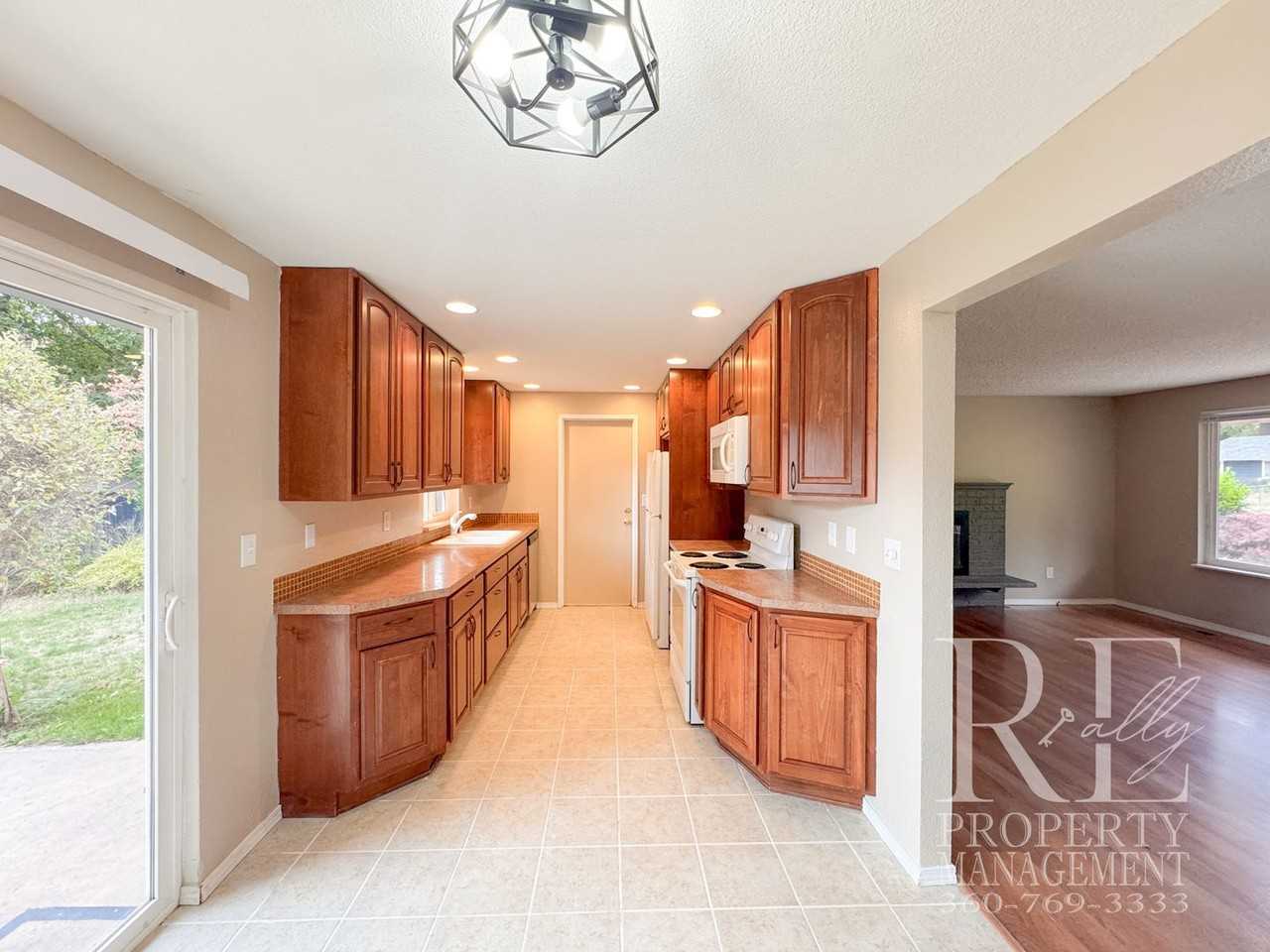 681 Ne Cottonwood Dr - Photo 6 of 29