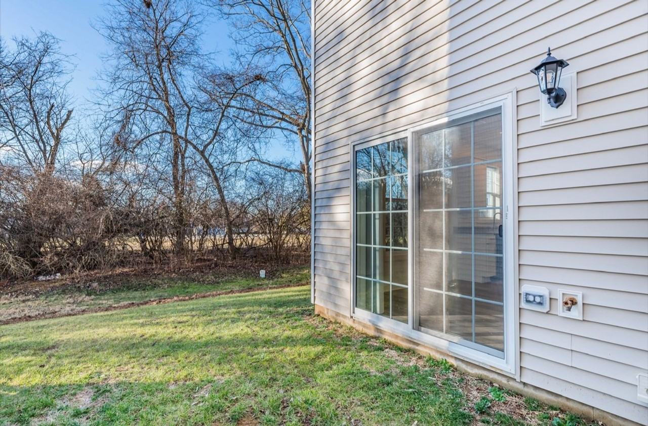26 Parkview Dr - Photo 4 of 24