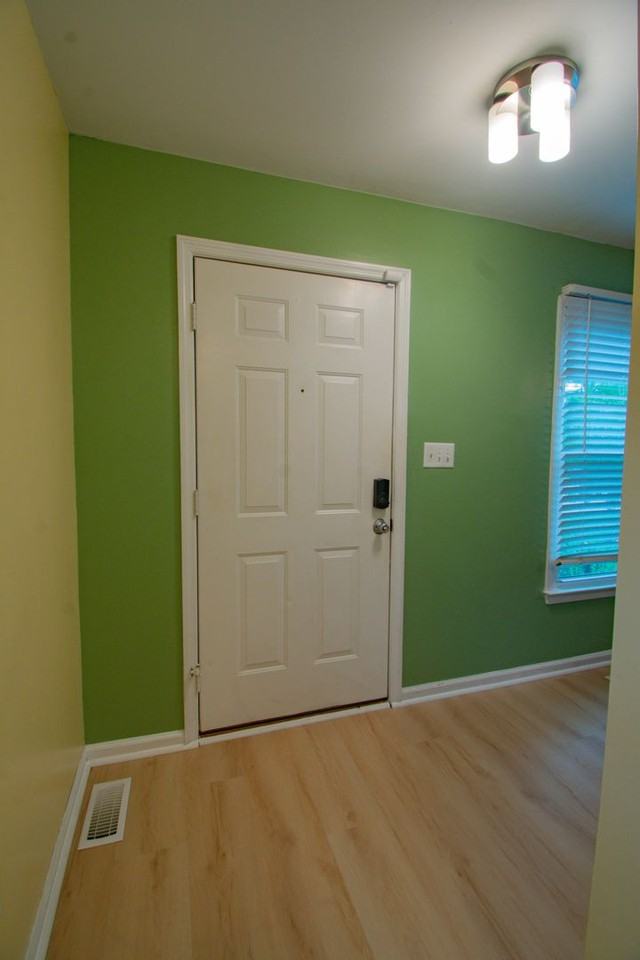 111 Kristin Ave - Photo 6 of 31
