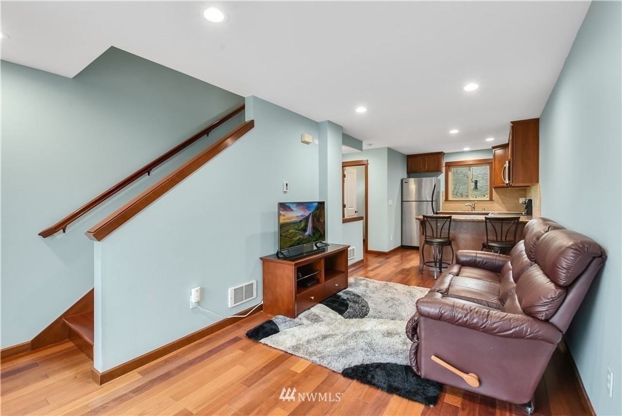 9423 35th Ave Sw #B - Photo 2 of 18